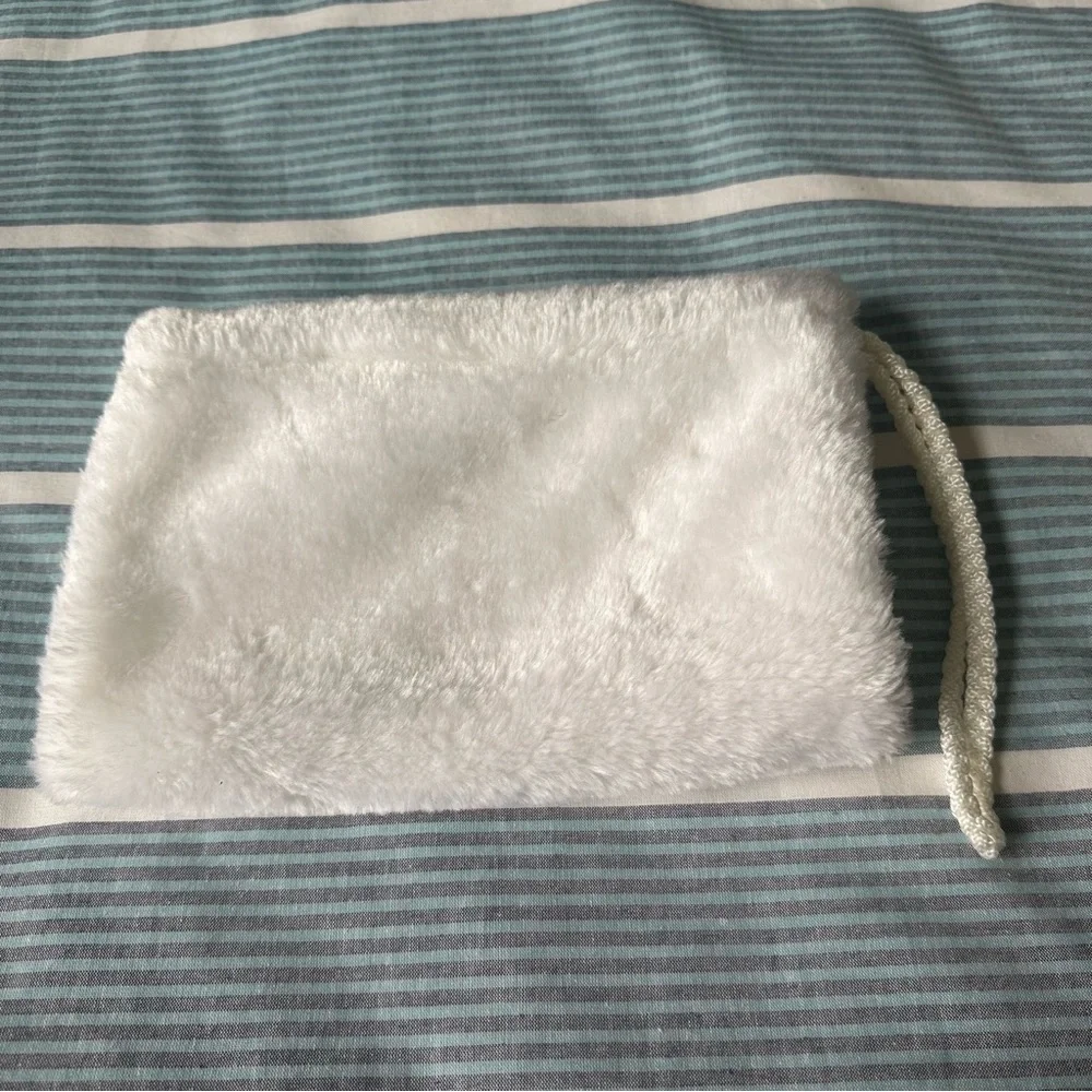 N/A white faux